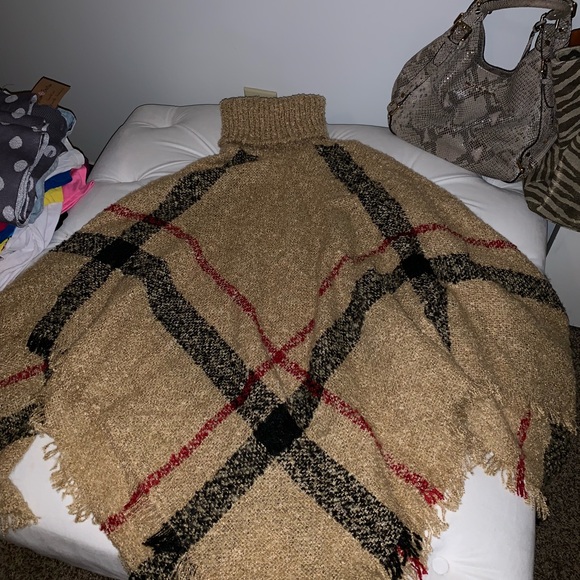 Knitted Plaid Poncho - Picture 2 of 3